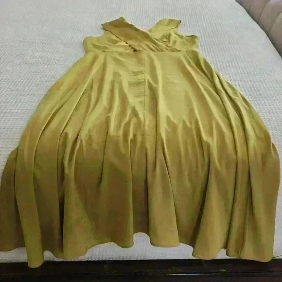 BANANA REPUBLIC PINTUCK BODICE MAXIh DRESS - Picture 6 of 9